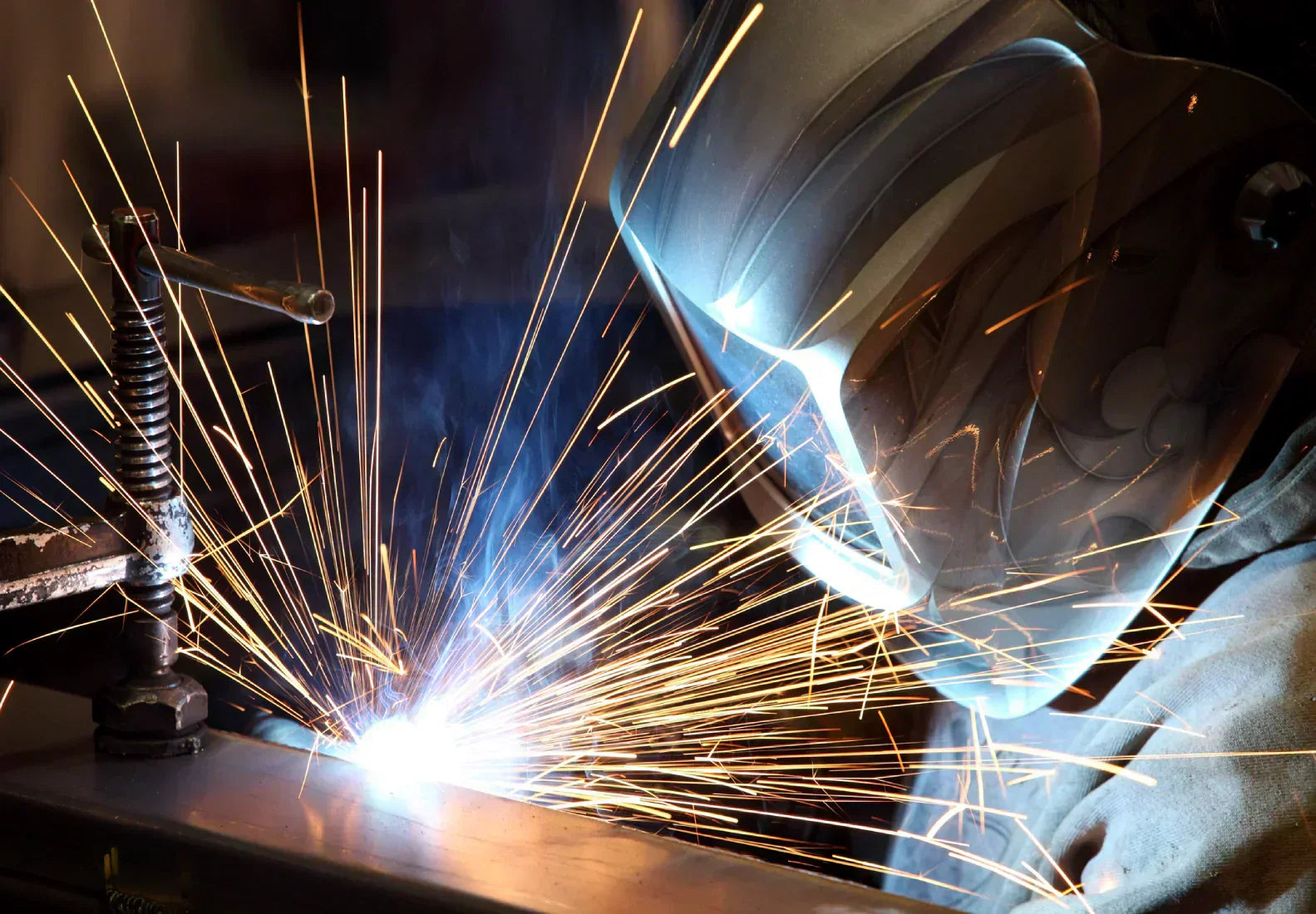 Baker's Gas Choosing The Right Welding Helmet For Your Needs