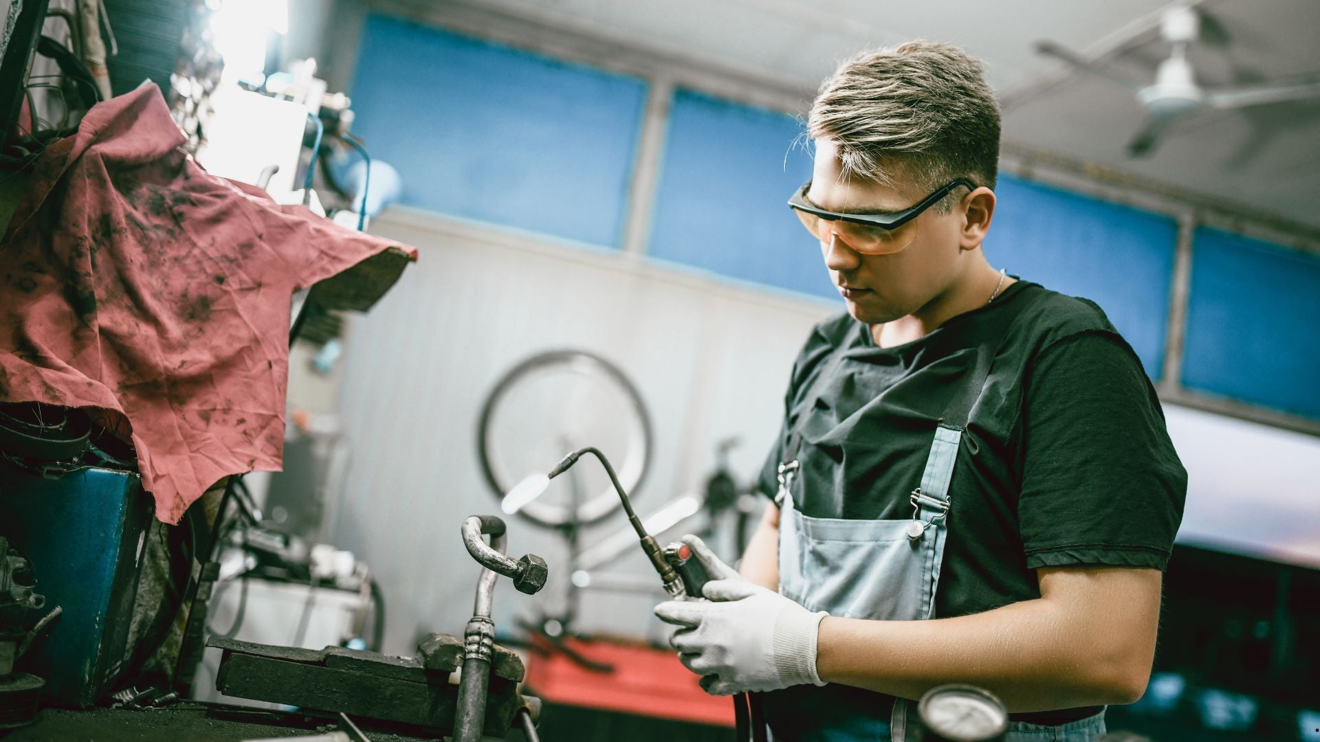 Baker's Gas Setting Up Your Home Welding Shop: Essential Tools and Safety Gear