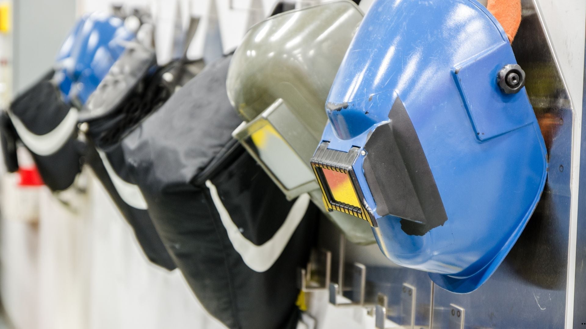 Baker's Gas Choosing the Right Welding Helmet for Your Needs