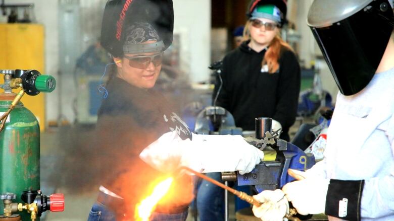 Baker's Gas Weekly Welding Roundup–NASA, WWII, and Women in Welding
