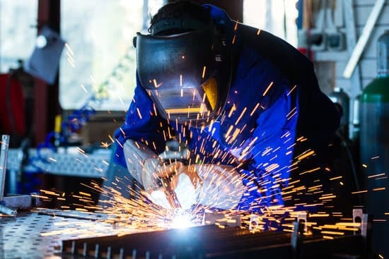 Baker's Gas Welder Showdown: Miller Multimatic 215 vs. Lincoln POWER MIG 215 MPi vs. ESAB Rebel EMP 215ic