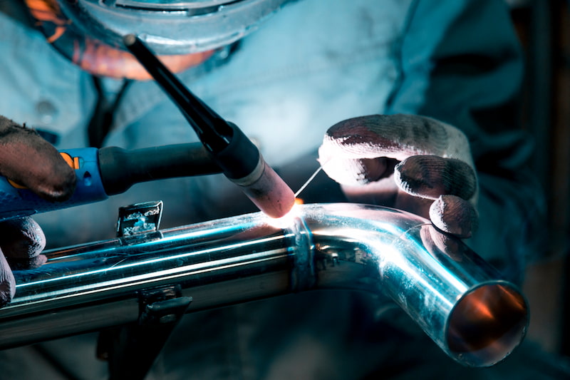 Baker's Gas Atlas Machine and Supply Has World’s Largest Welder